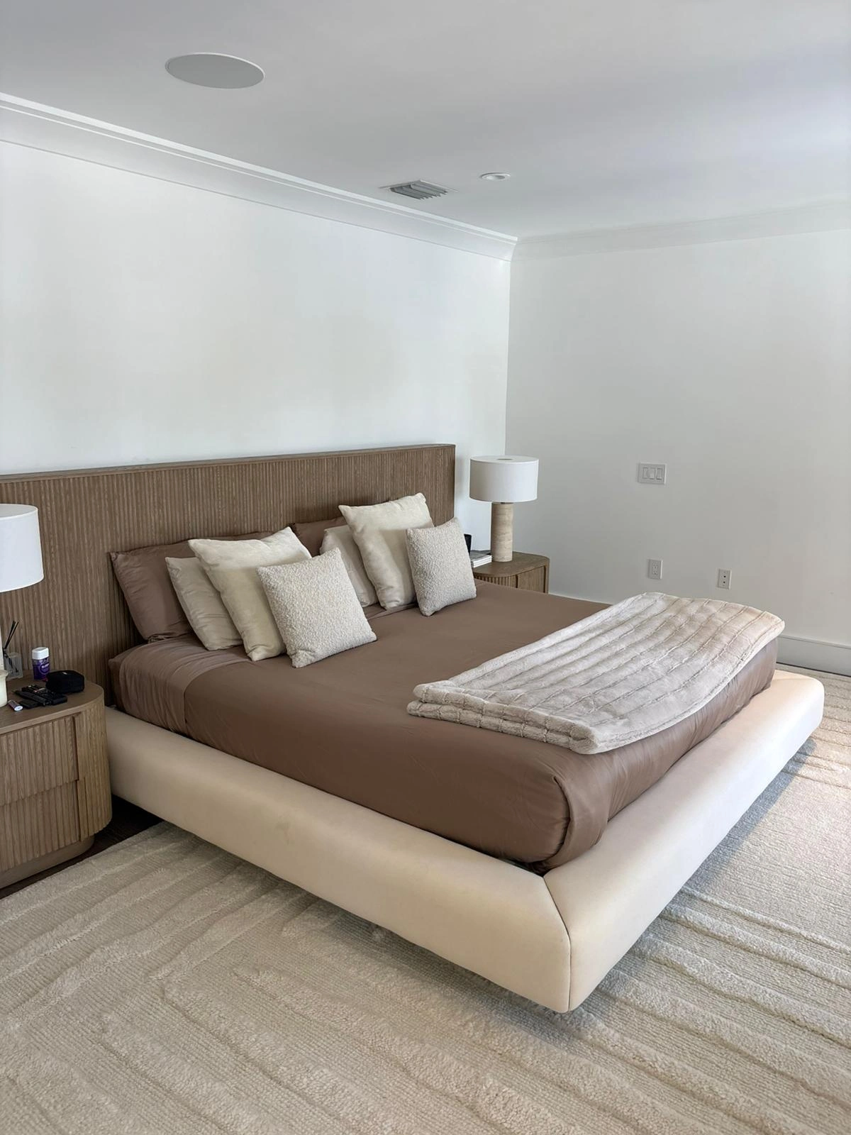 Blue Sky Cleaning Service in Newport - Deep Cleaning - Post Construction Cleaning - Move in / Move Out Cleaning - Commercial Cleaning and House Cleaning